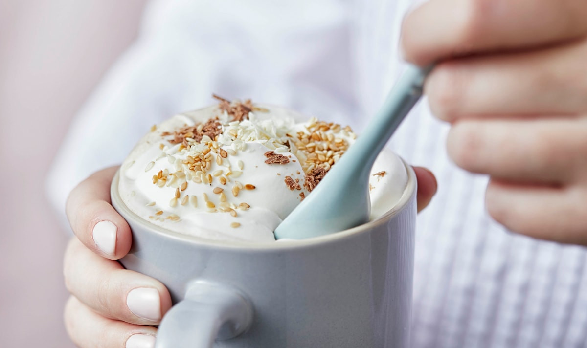 Chocolat chaud tahini réconfortant et envoûtant